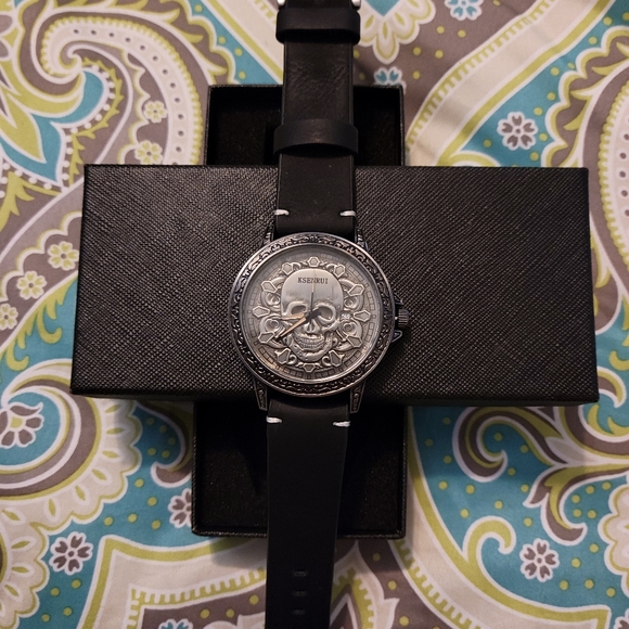 NIB KSENRUI Skull Watch. - Picture 1 of 8